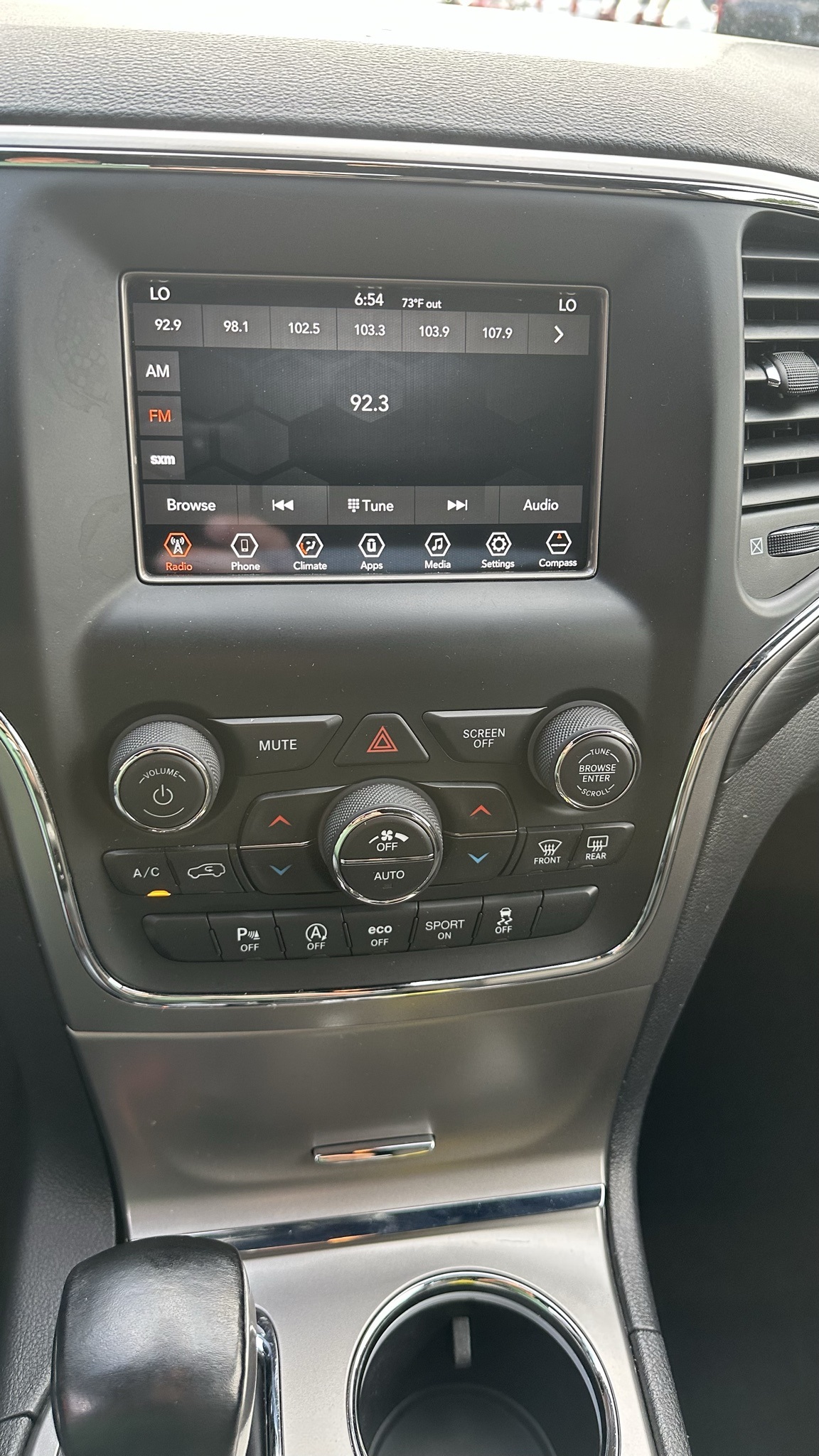 Vehicle image 24 of 26