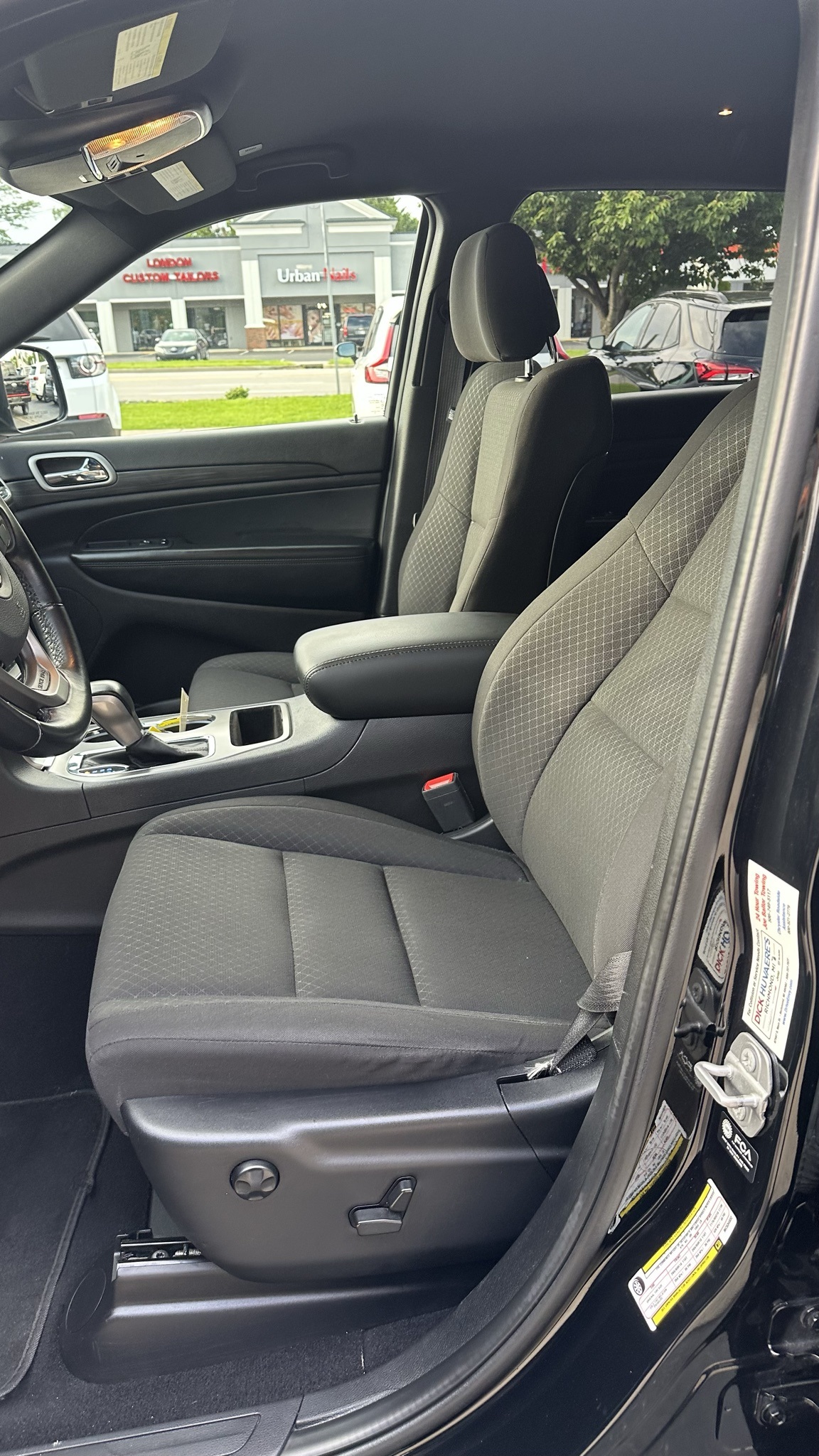 Vehicle image 21 of 26