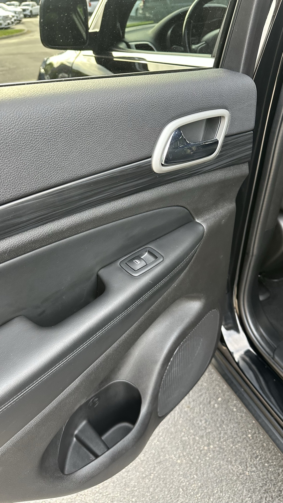 Vehicle image 18 of 26