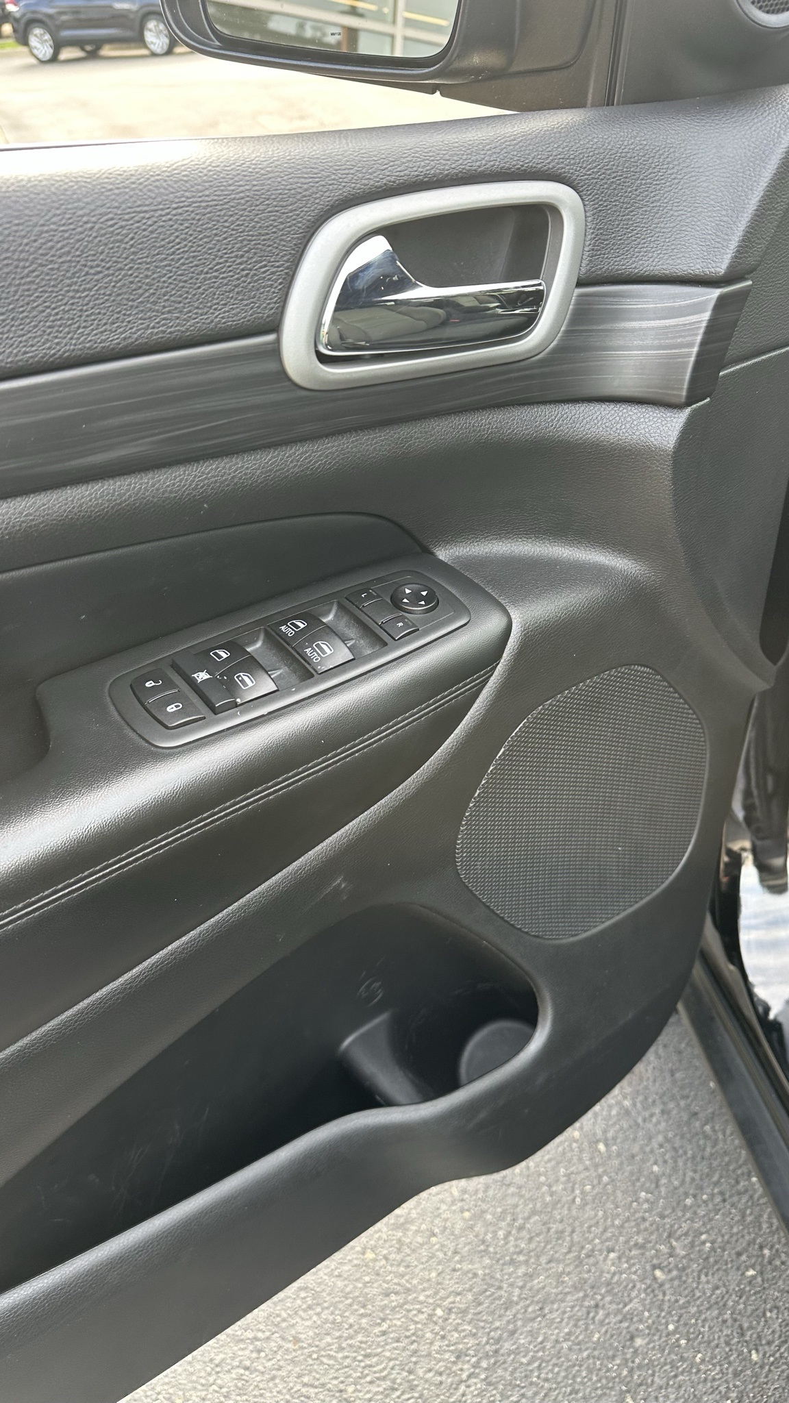 Vehicle image 20 of 26