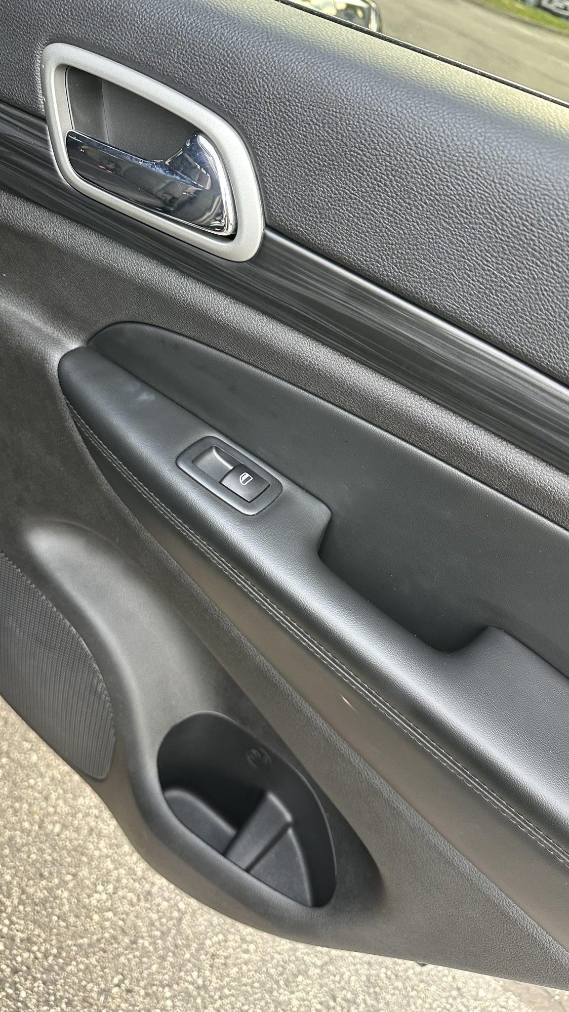 Vehicle image 11 of 26