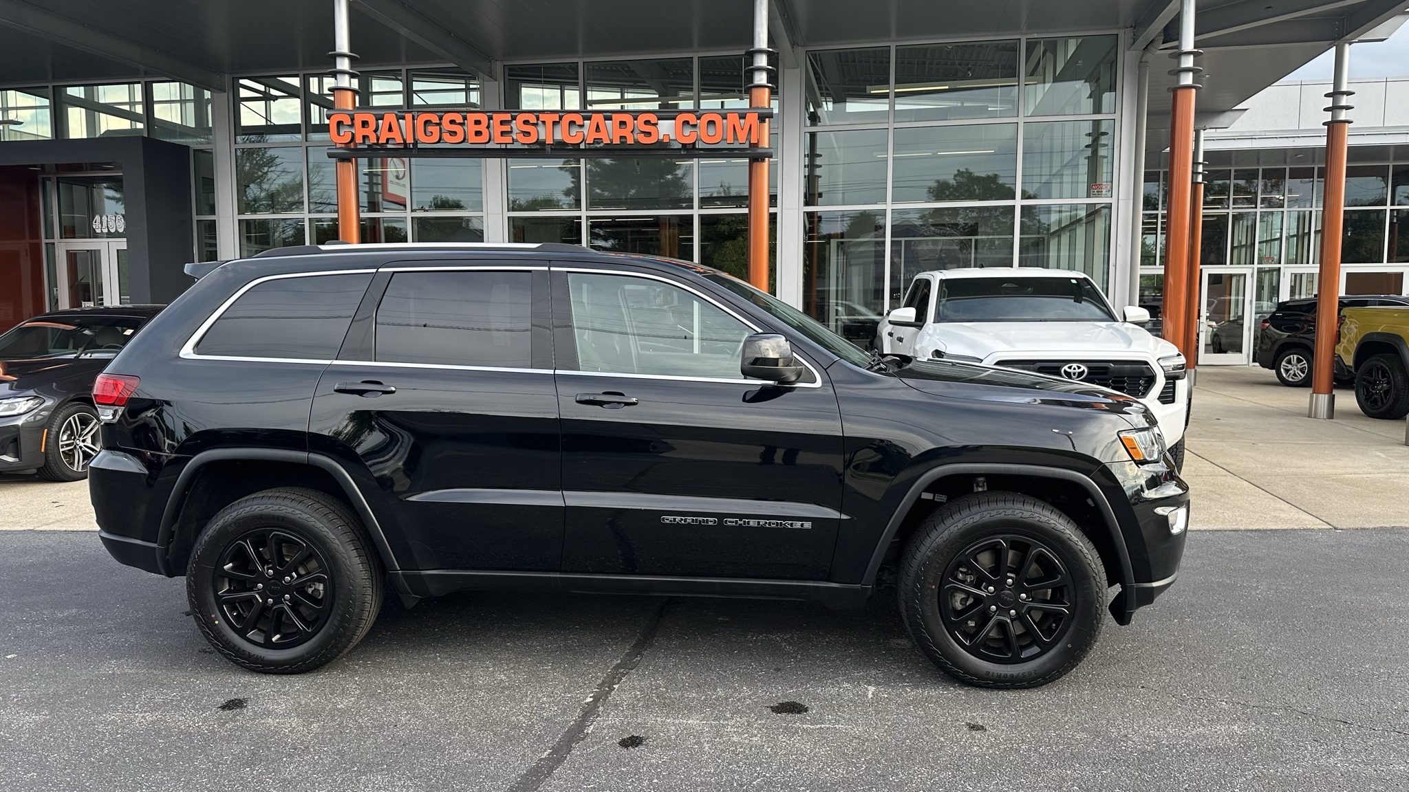 Vehicle image 4 of 26