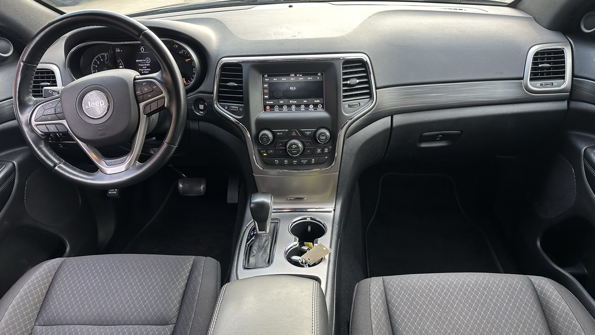 Vehicle image 15 of 26