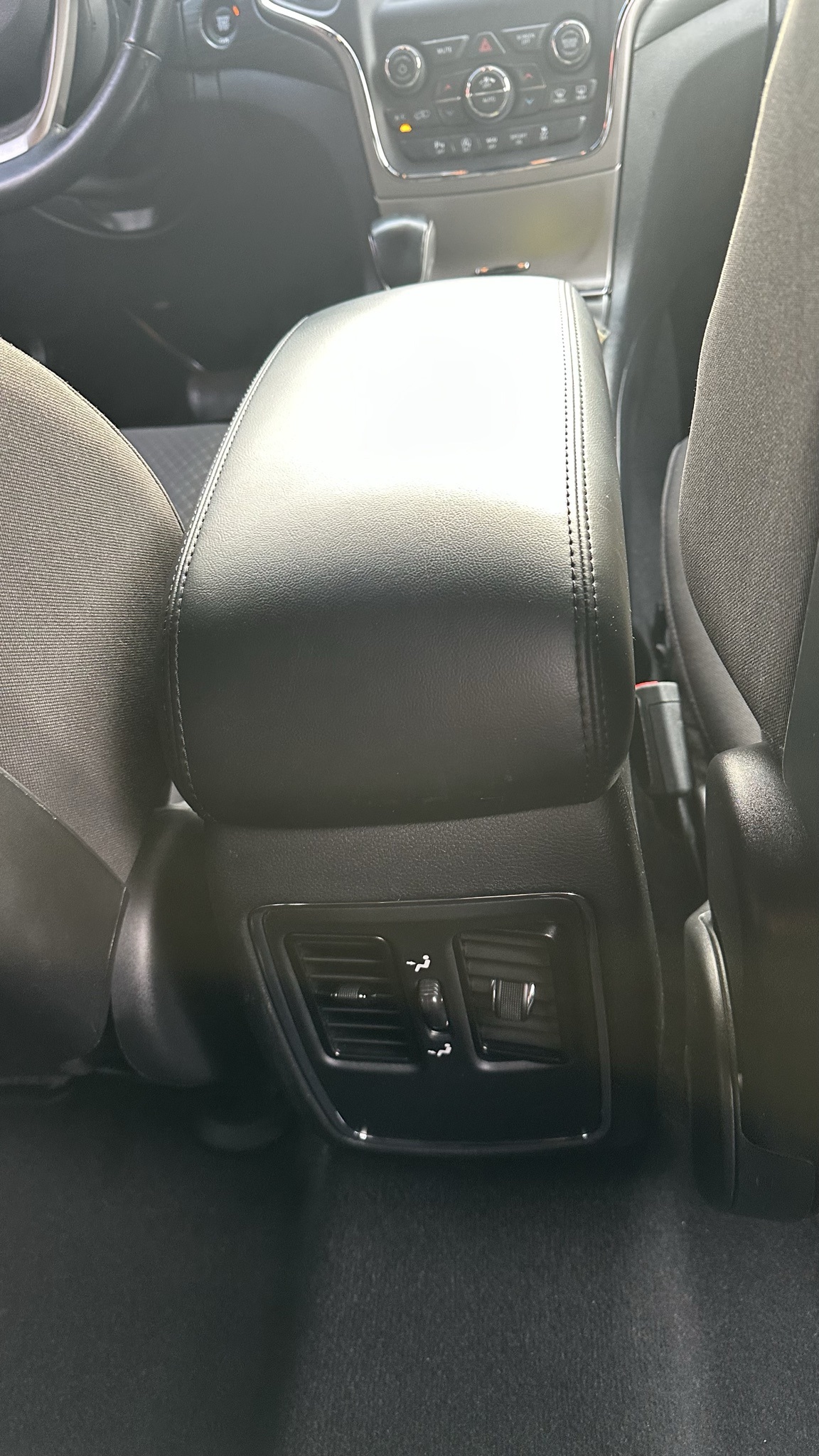 Vehicle image 14 of 26