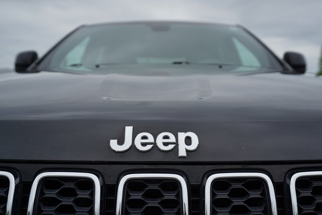 Vehicle image 35 of 37