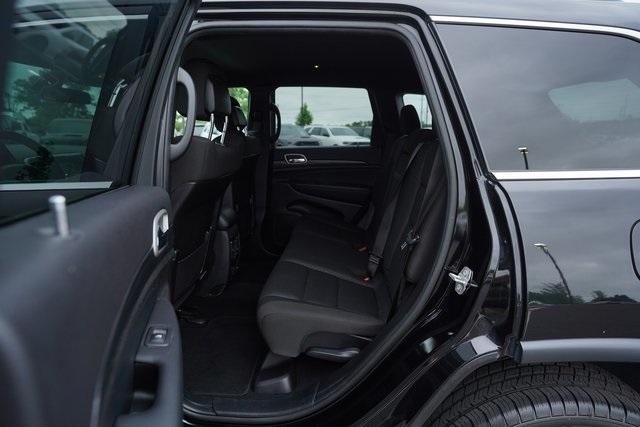 Vehicle image 17 of 37