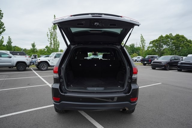 Vehicle image 19 of 37