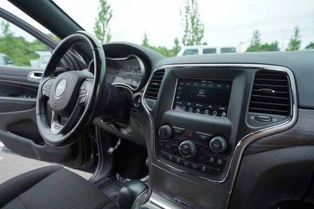 Vehicle image 31 of 37
