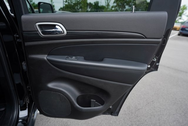 Vehicle image 24 of 37