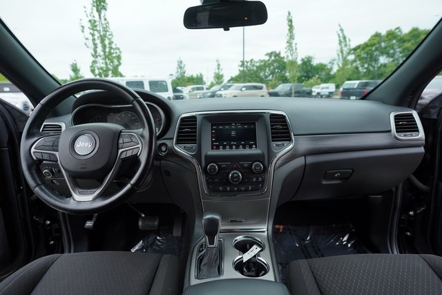 Vehicle image 26 of 37