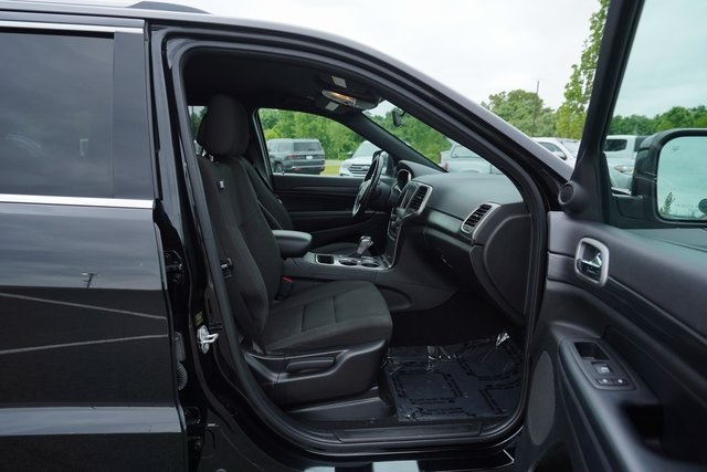 Vehicle image 21 of 37
