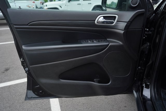 Vehicle image 16 of 37