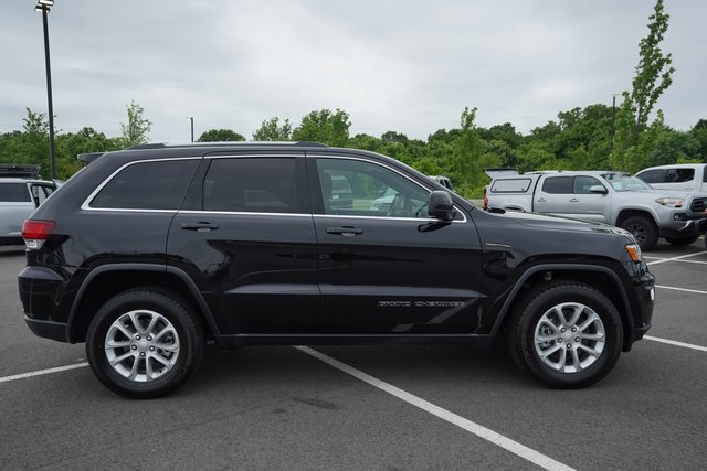 Vehicle image 4 of 37