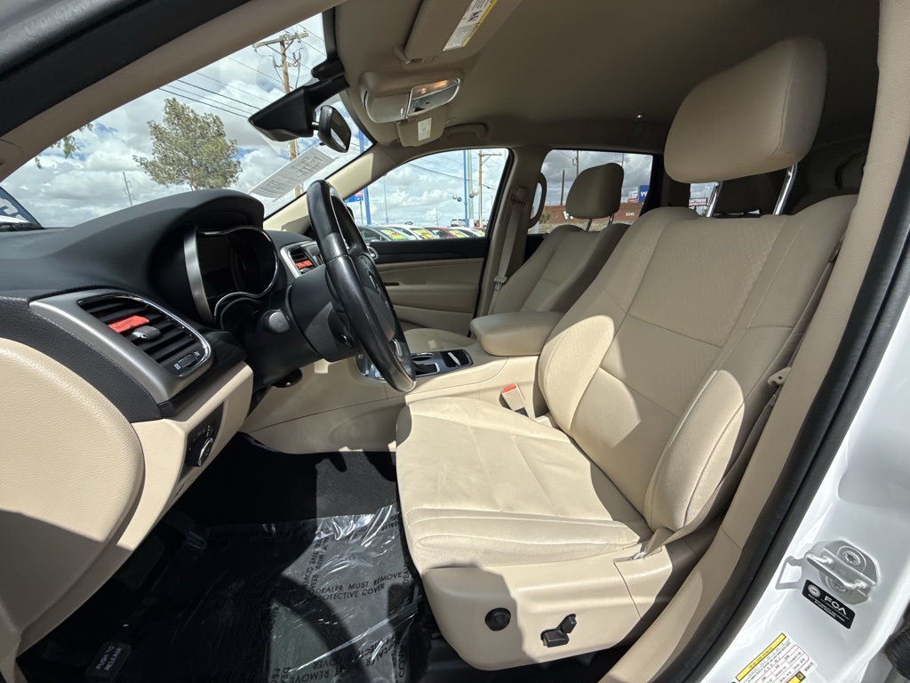 Vehicle image 15 of 28