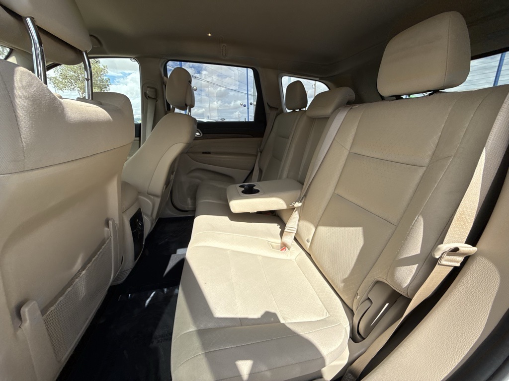 Vehicle image 13 of 28
