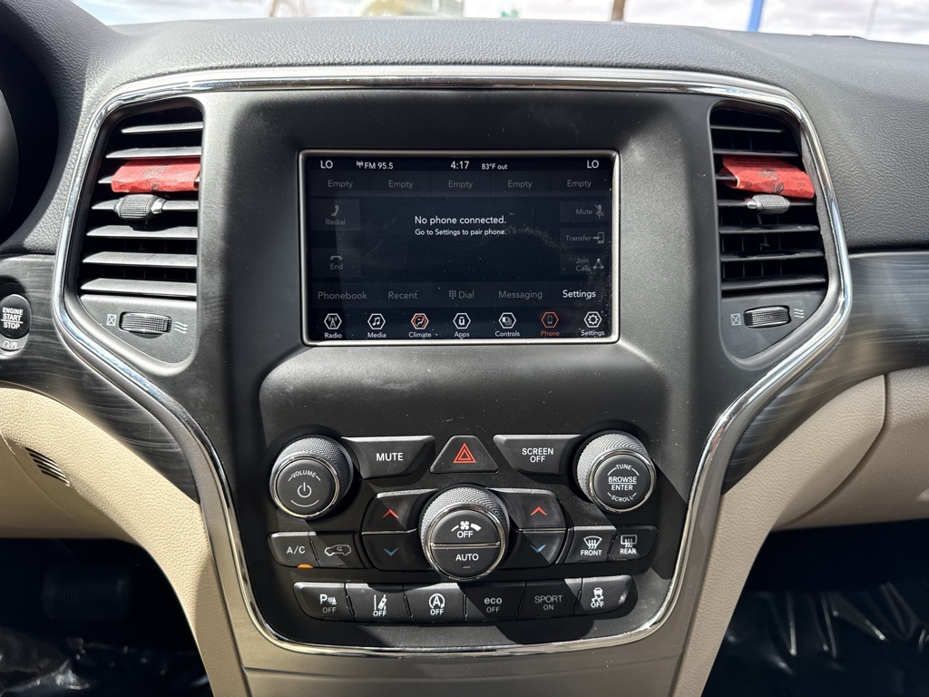 Vehicle image 18 of 28