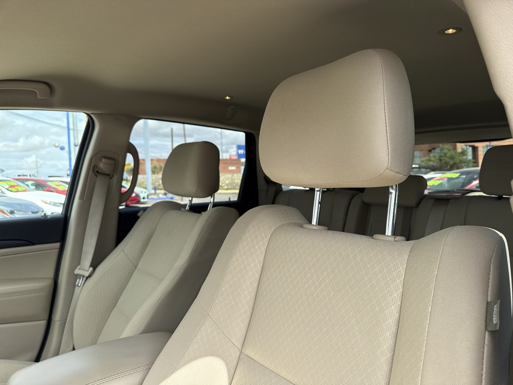 Vehicle image 14 of 28