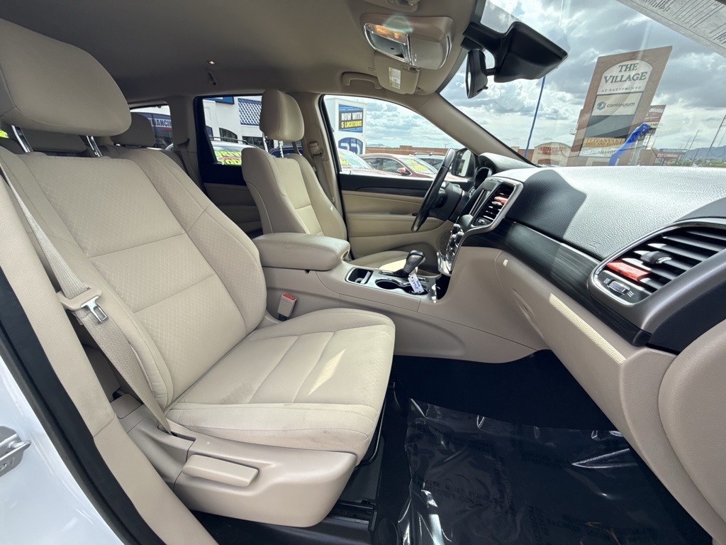 Vehicle image 12 of 28