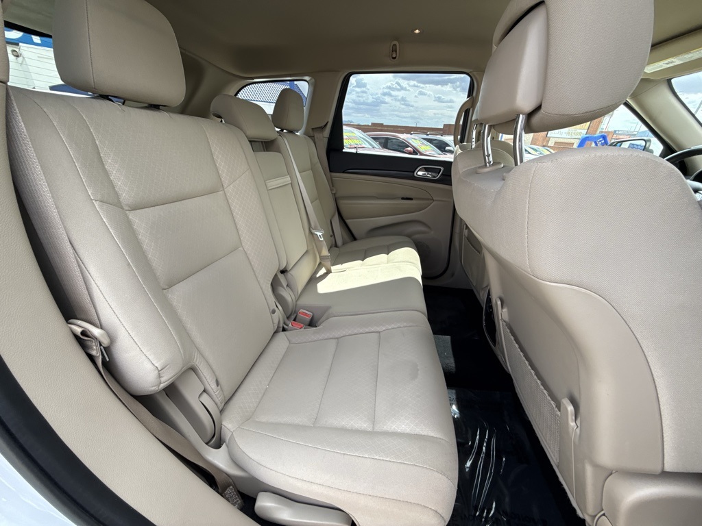 Vehicle image 11 of 28