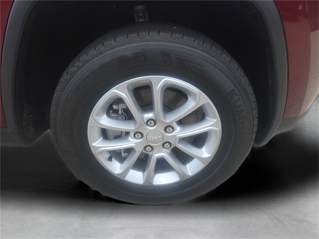Vehicle image 10 of 25