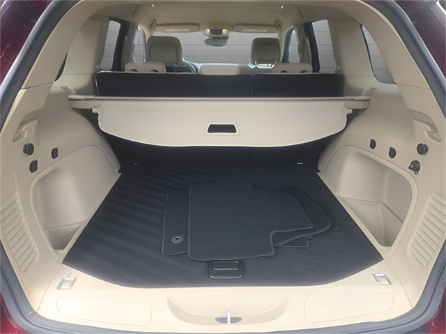 Vehicle image 13 of 25