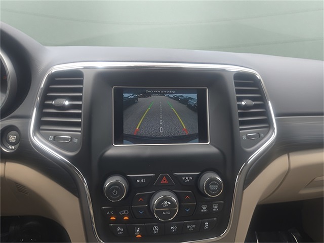 Vehicle image 19 of 25