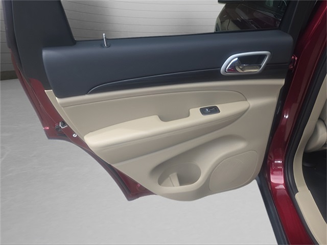 Vehicle image 20 of 25