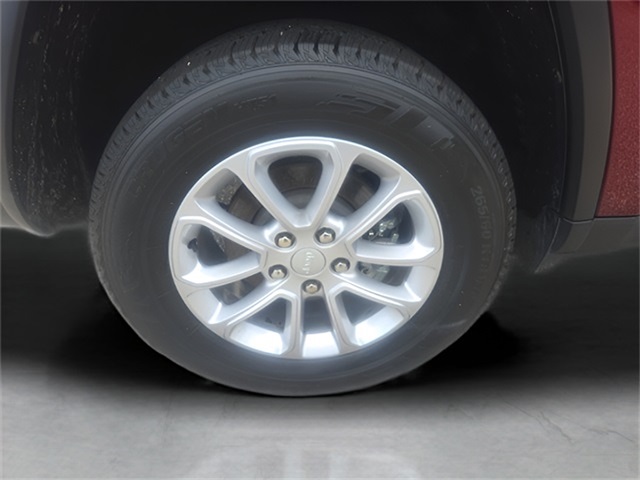 Vehicle image 9 of 25