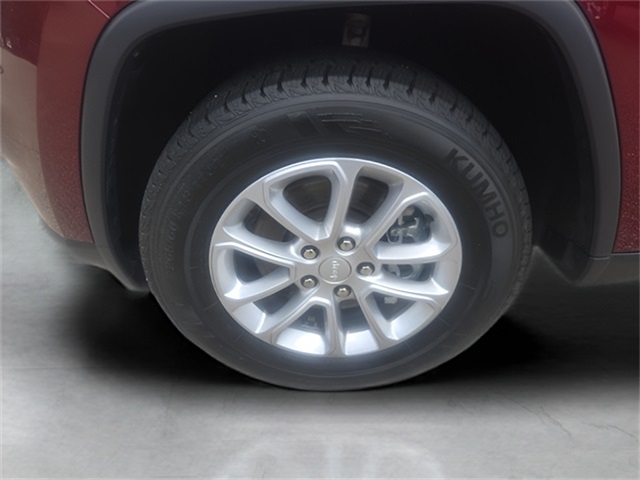 Vehicle image 12 of 25