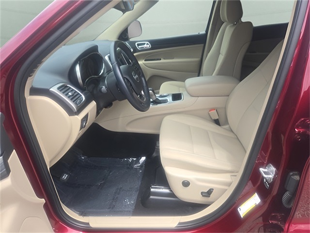 Vehicle image 16 of 25