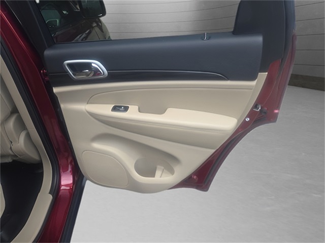 Vehicle image 23 of 25