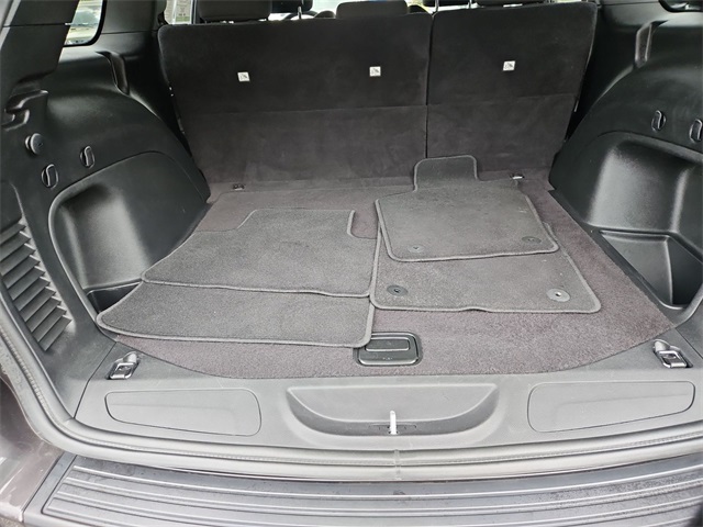 Vehicle image 19 of 23