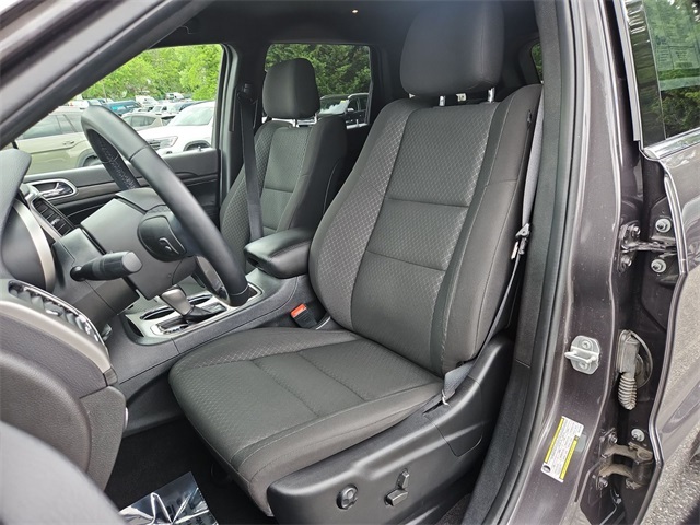 Vehicle image 9 of 23