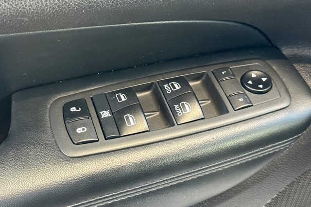 Vehicle image 13 of 37