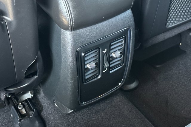Vehicle image 15 of 37