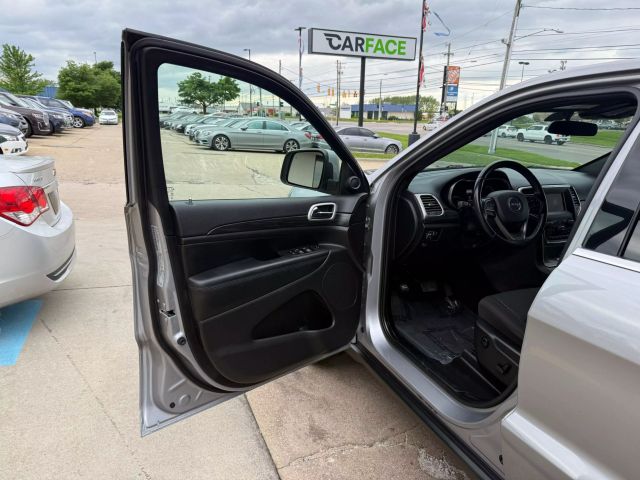 Vehicle image 17 of 56