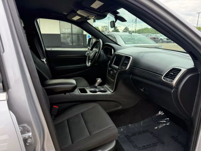 Vehicle image 25 of 56