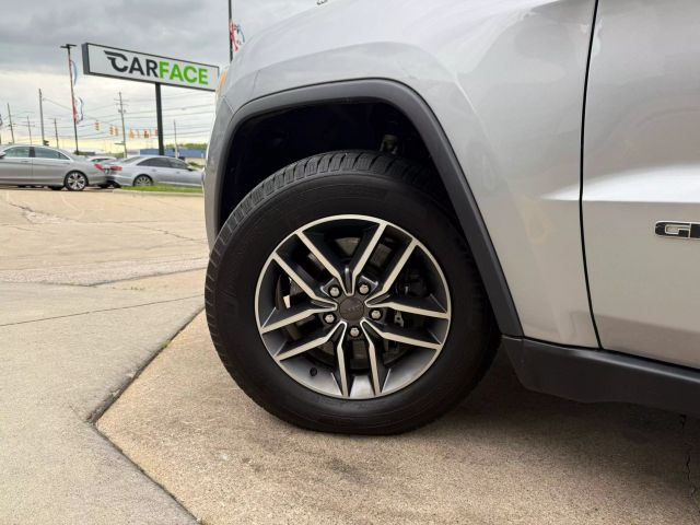 Vehicle image 51 of 56