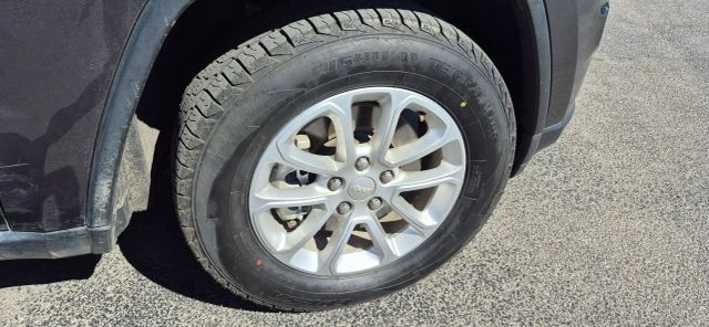 Vehicle image 17 of 17