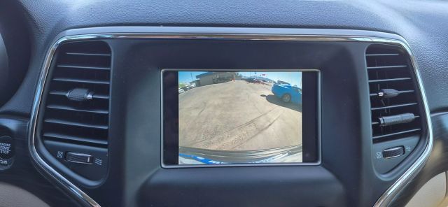 Vehicle image 16 of 17
