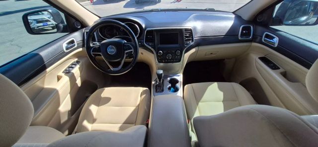 Vehicle image 14 of 17