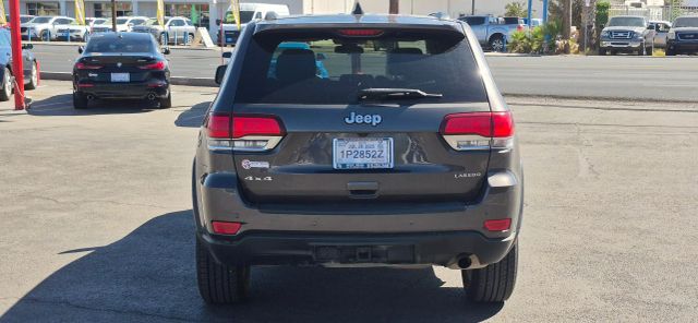 Vehicle image 7 of 17