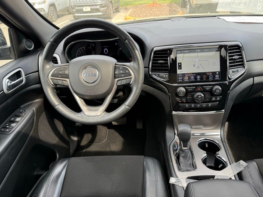 Vehicle image 13 of 32
