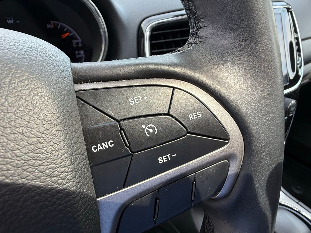 Vehicle image 31 of 32
