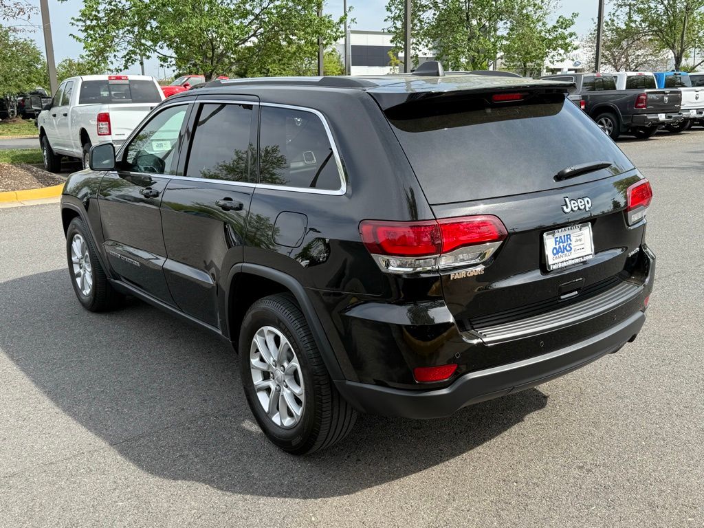 Vehicle image 8 of 32