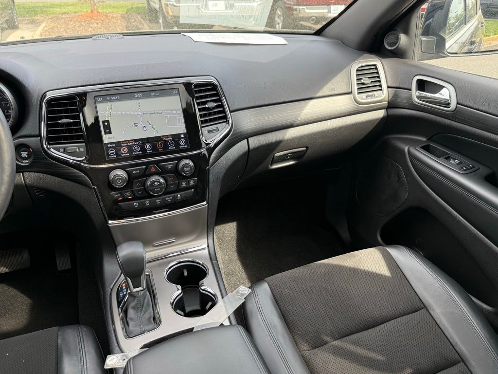 Vehicle image 14 of 32