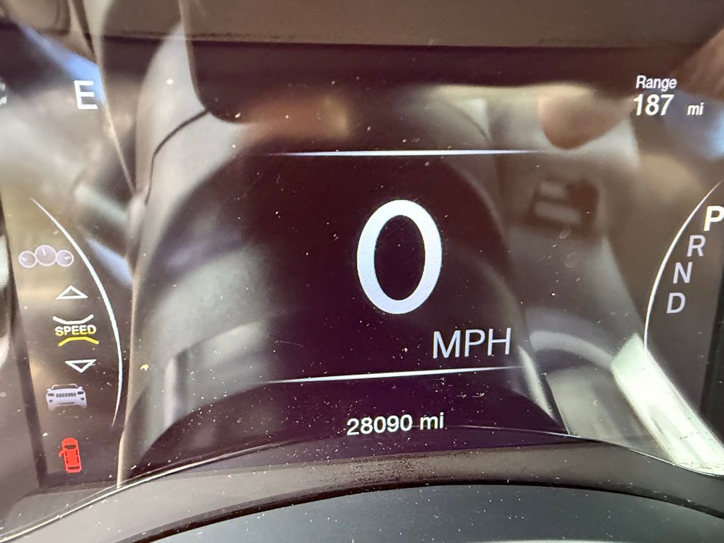 Vehicle image 29 of 32