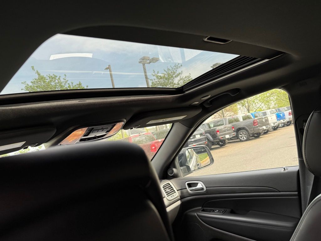 Vehicle image 12 of 32