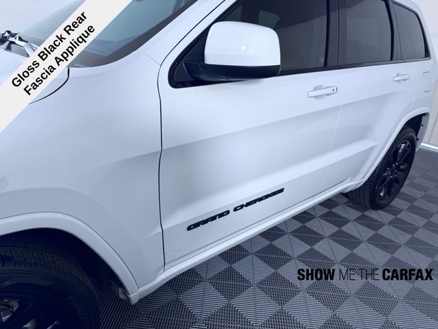 Vehicle image 30 of 40