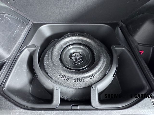 Vehicle image 24 of 40